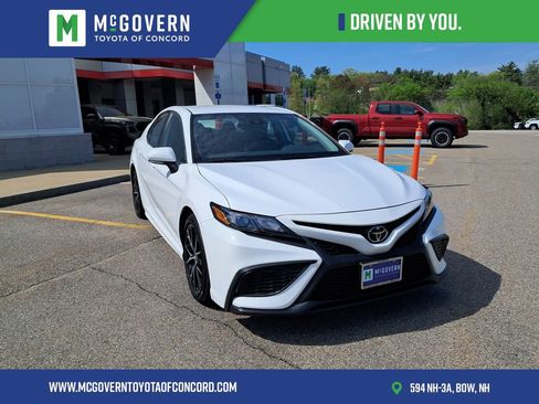 Used 2023 Toyota Camry SE FWD image 11
