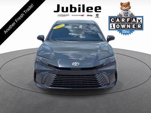 Used 2025 Toyota Camry XLE FWD image 2