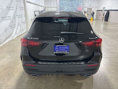 Used 2025 Mercedes-Benz GLA 250 4MATIC image 4