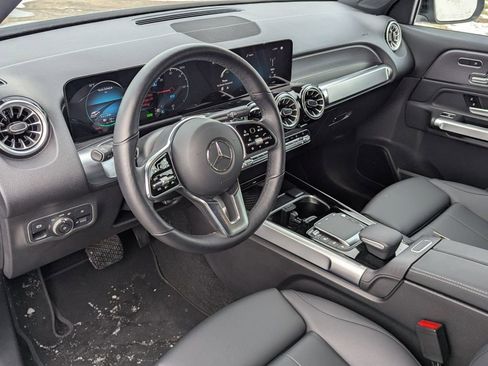 Used 2023 Mercedes-Benz EQB 300 4MATIC image 22