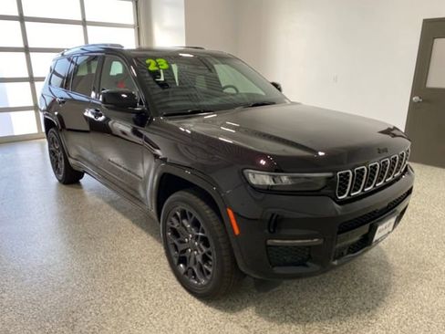 Used 2023 Jeep Grand Cherokee L Summit w/ High Altitude Package image 19