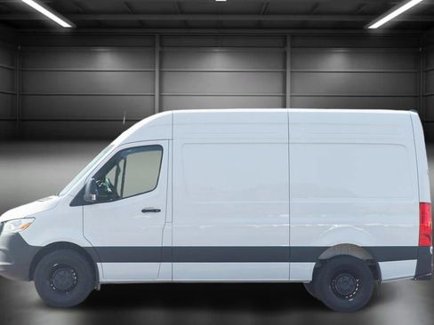 Used 2024 Mercedes-Benz Sprinter 144 Cargo image 5