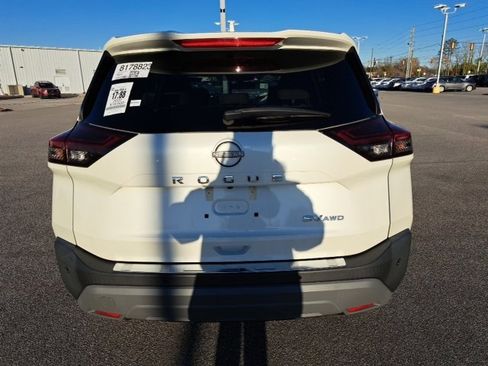 Used 2022 Nissan Rogue SV image 10