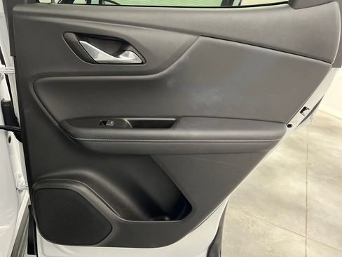 Used 2025 Chevrolet Blazer LT FWD image 24