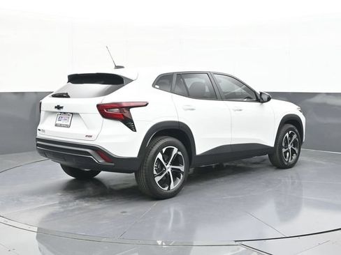 New 2026 Chevrolet Trax RS w/ Driver Confidence Package FWD image 10