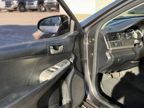 Used 2012 Toyota Camry XLE image 6