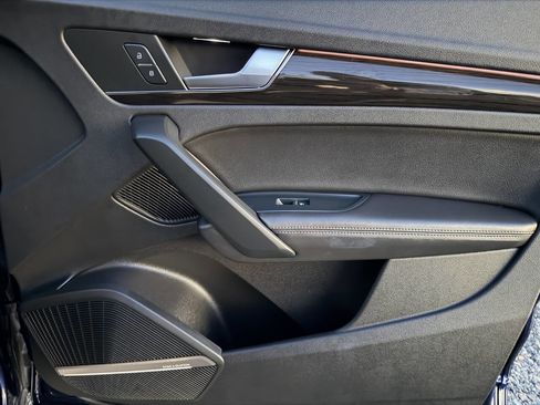 Used 2018 Audi Q5 Prestige w/ Prestige Package image 39