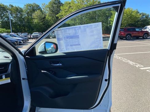 New 2026 Nissan Rogue SV image 25