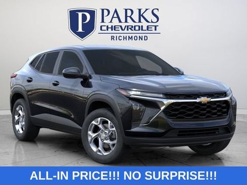 New 2026 Chevrolet Trax LS w/ LS Convenience Package FWD image 2