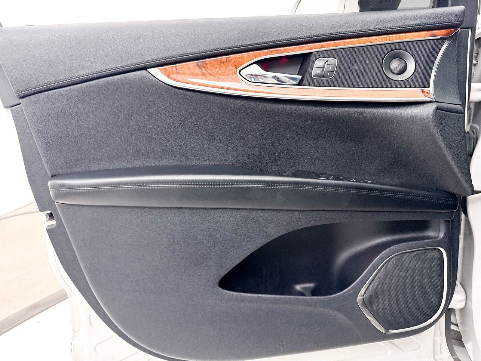 Used 2019 Lincoln Nautilus Reserve FWD image 28