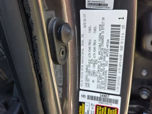 Used 2019 Toyota Tacoma SR5 RWD image 17