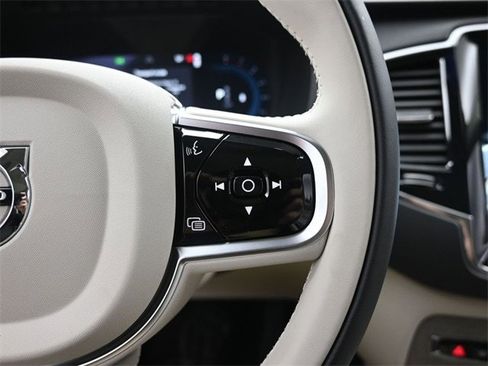New 2025 Volvo XC90 B5 Plus w/ Protection Package Premier image 12