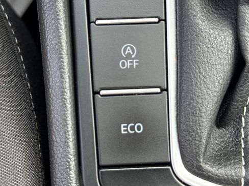 Used 2023 Volkswagen Jetta Sport image 33