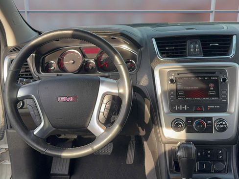 Used 2015 GMC Acadia SLE image 12