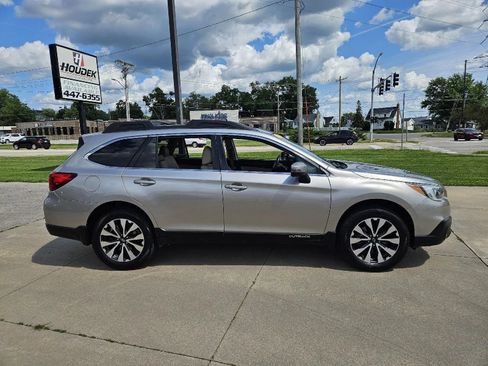 Used 2017 Subaru Outback 2.5i Limited AWD/4WD image 5