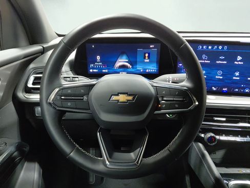 Used 2026 Chevrolet Traverse LT AWD/4WD image 23