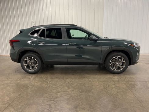 New 2026 Chevrolet Trax LT image 2