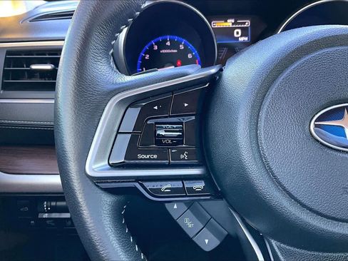 Used 2018 Subaru Outback 3.6R Touring AWD/4WD image 46