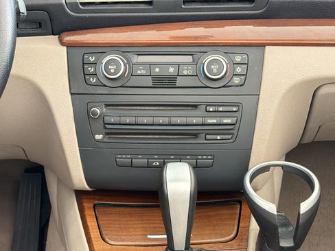 Used 2008 BMW 128i Convertible RWD image 16