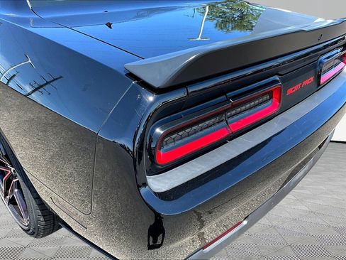Used 2016 Dodge Challenger R/T Scat Pack w/ Leather Interior Group RWD image 22
