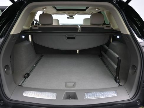 Used 2023 Cadillac XT5 Premium Luxury w/ LPO, Floor Liner Package FWD image 23