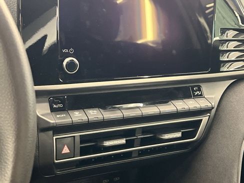 Used 2025 Toyota Camry LE image 16