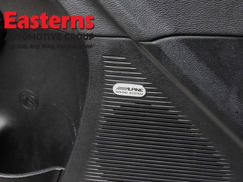 Used 2023 Dodge Challenger SXT RWD image 21