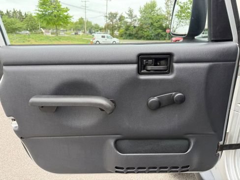 Used 2006 Jeep Wrangler X AWD/4WD image 14