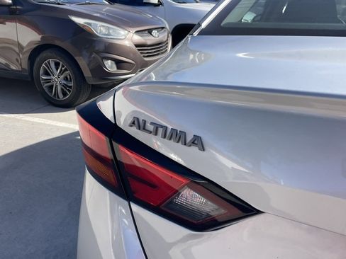 Used 2024 Nissan Altima 2.5 SV image 5