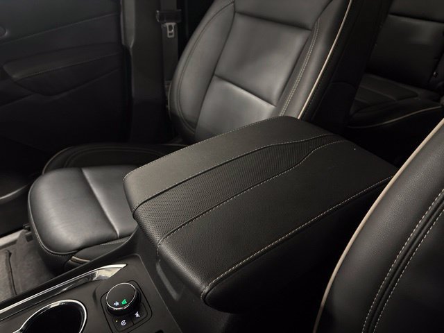 Used 2023 Chevrolet Traverse Premier FWD image 28
