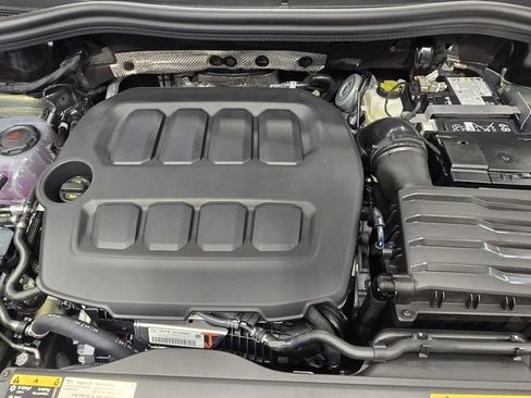 New 2026 Volkswagen Tiguan SEL R-Line AWD/4WD image 9