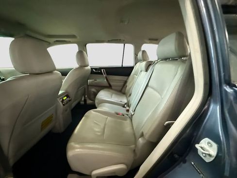 Used 2013 Toyota Highlander Limited image 26