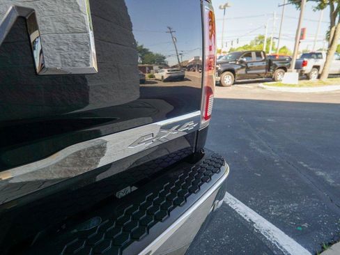 Used 2016 RAM 2500 Limited AWD/4WD image 12
