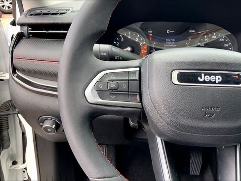 Used 2022 Jeep Compass Trailhawk AWD/4WD image 24