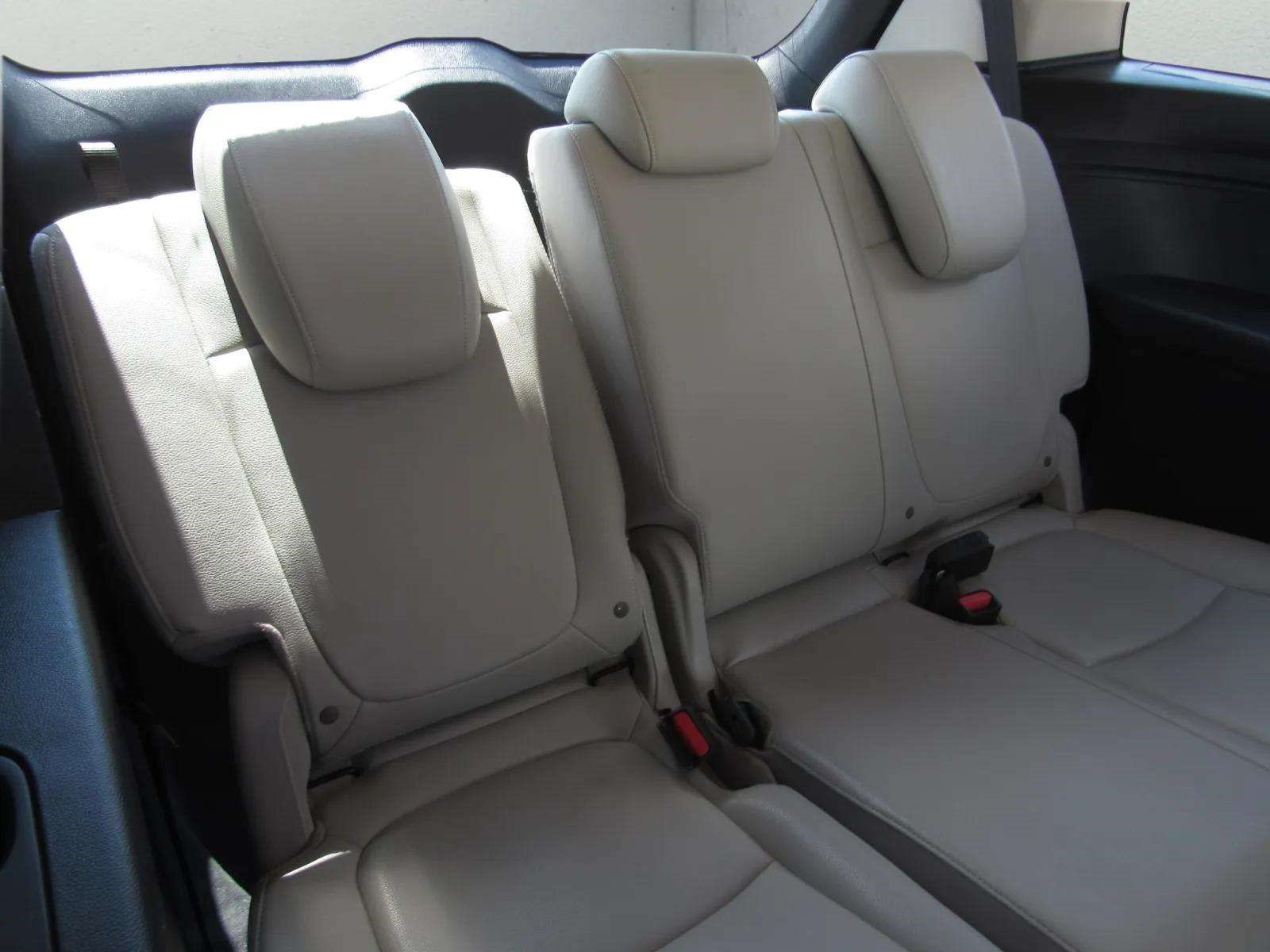Used 2025 Honda Odyssey EX-L image 13