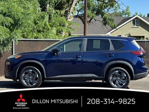 Used 2025 Nissan Rogue SV AWD/4WD image 10