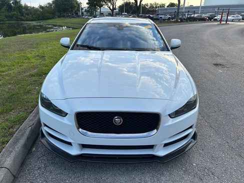 Used 2018 Jaguar XE RWD image 9