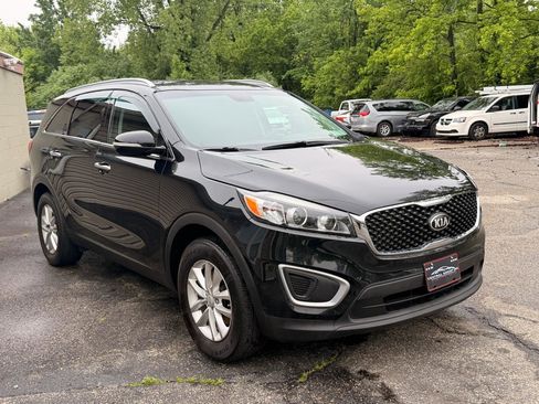Used 2017 Kia Sorento FWD image 10
