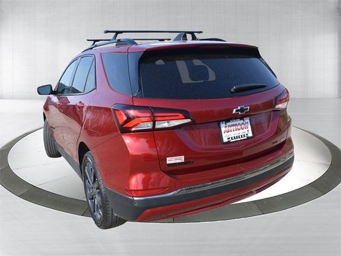 Used 2022 Chevrolet Equinox RS w/ Infotainment Package image 5