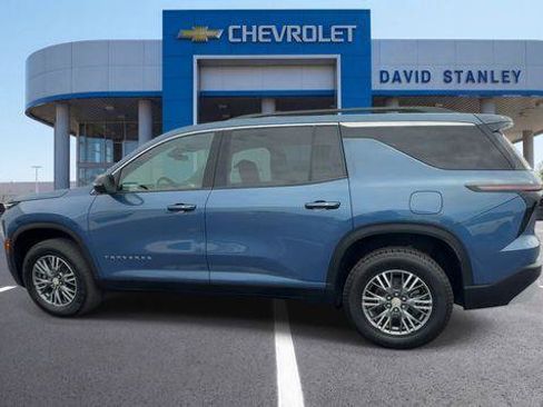 Used 2024 Chevrolet Traverse LT FWD image 5