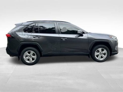 Used 2021 Toyota RAV4 XLE AWD/4WD image 6