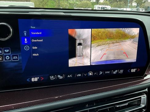 Used 2024 Chevrolet Traverse RS image 15