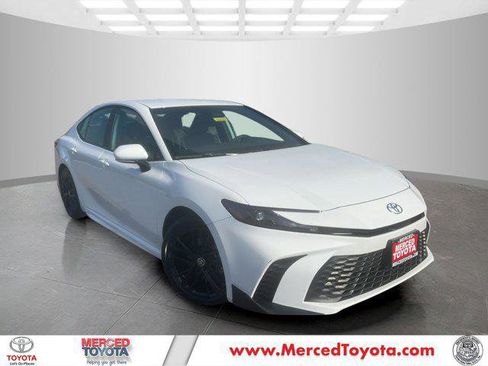 Certified 2025 Toyota Camry SE image 1