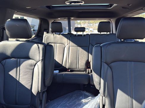 New 2026 Jeep Grand Wagoneer Limited w/ Premium Group II AWD/4WD image 26