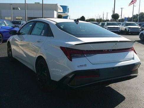 Certified 2026 Hyundai Elantra SEL Sport Premium FWD image 3