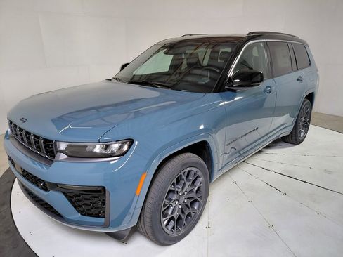 New 2026 Jeep Grand Cherokee L Summit AWD/4WD image 3