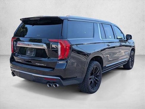 Used 2021 GMC Yukon XL Denali w/ Denali Premium Package AWD/4WD image 6