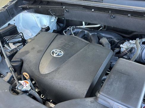 Used 2018 Toyota Highlander XLE image 31