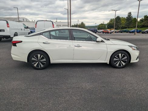 Used 2021 Nissan Altima 2.5 SV w/ SV Premium Package AWD/4WD image 8