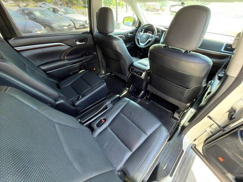 Used 2015 Toyota Highlander Limited AWD/4WD image 15